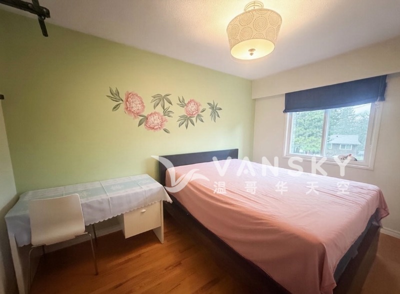 260104201945_Green room 2.jpg